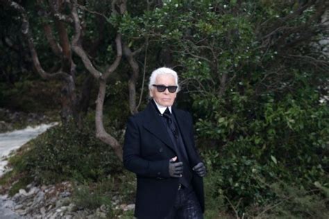 Karl Lagerfeld Shows Catwalk Support For Gay Marriage .